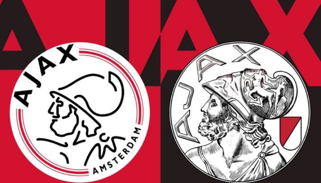 El antiguo escudo del Ajax volverá a su camiseta a partir de la próxima temporada