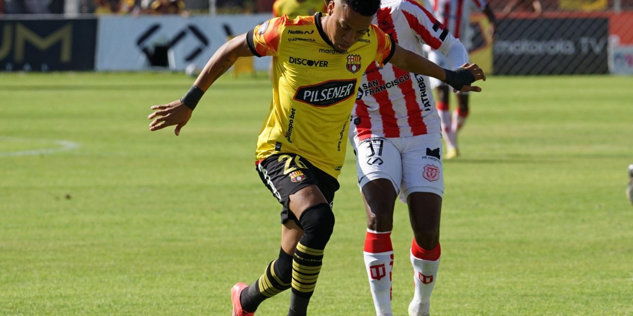 Técnico Universitario y Barcelona SC igualaron (2-2)