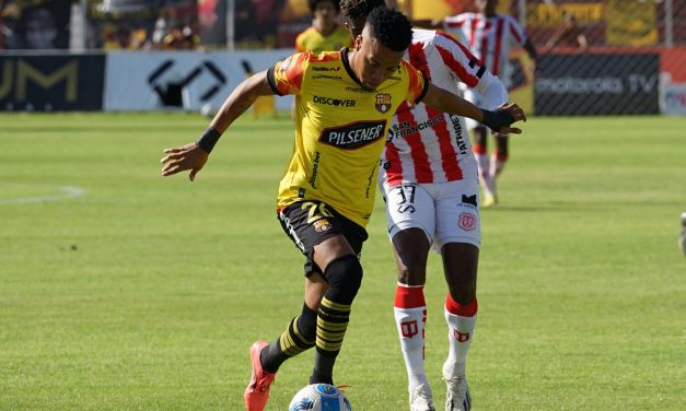 Técnico Universitario y Barcelona SC igualaron (2-2)