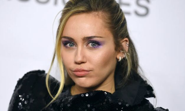 Miley Cyrus pide desestimar demanda por plagio en ‘Flowers’