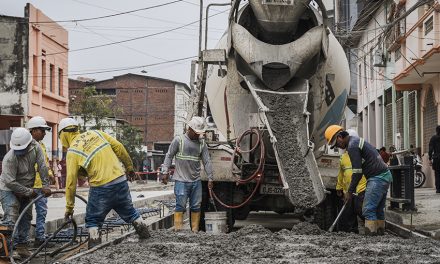 Alcalde Aquiles Alvarez inspeccionó pavimentación de la ruta por donde circulará la Troncal 4 de la Metrovía