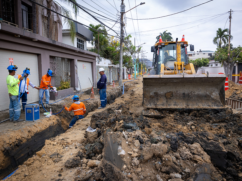 Ya se han construido 240 metros de ducto cajón en Urdesa Central