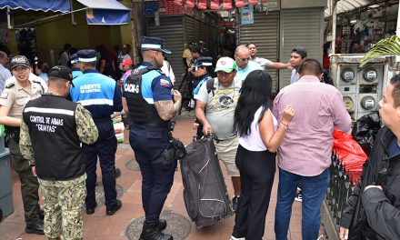 330 Policías y Agentes Municipales se movilizarán para prevenir la venta de pirotecnia en la Bahía de Guayaquil