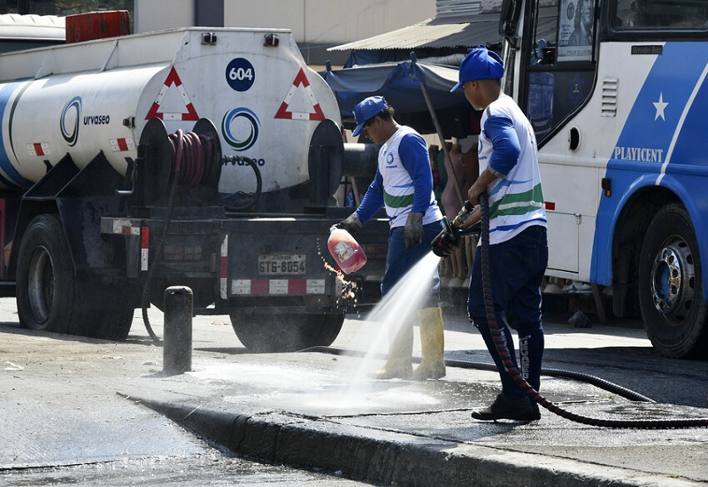 Seis toneladas de basura se recogen a diario en el sector Paraíso de la Flor