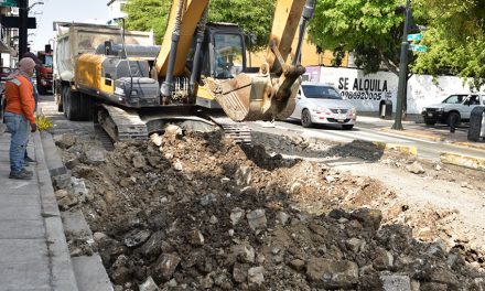 Obras Públicas renueva el pavimento deteriorado de la calle Chile