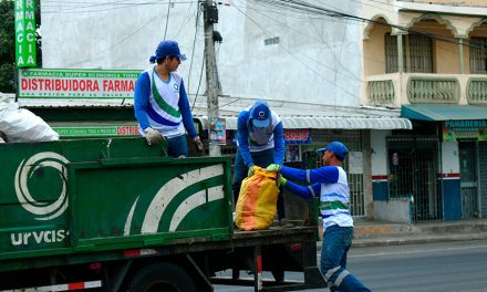 En la calle conocida como Juan Péndola se recogen 3.000 kg diarios de desechos