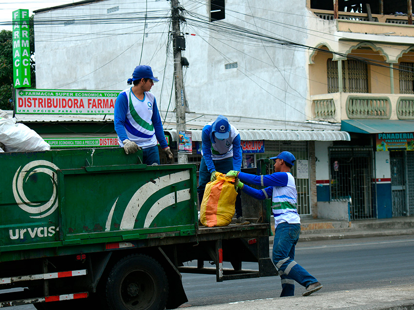 En la calle conocida como Juan Péndola se recogen 3.000 kg diarios de desechos