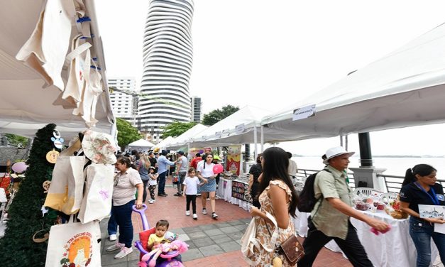 50 emprendedores en exhibieron sus productos en CHOCOFEST 593