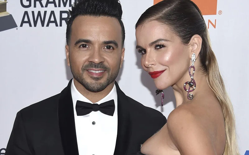 Pareja de Luis Fonsi muestra la decoración navideña de su hogar