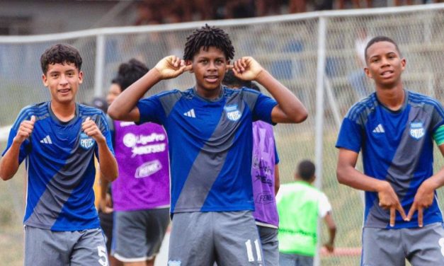 Emelec: Los entrenadores de las formativas paralizaron los entrenamientos por deudas