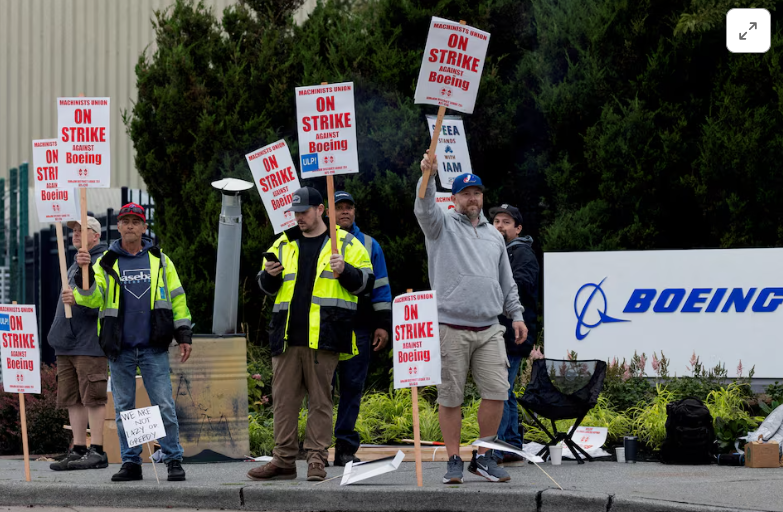 Los trabajadores de Boeing votan sobre un acuerdo salarial que podría poner fin a la huelga