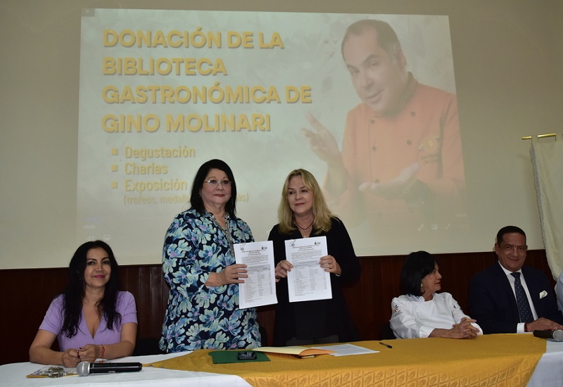 Biblioteca Municipal recibe en donación los 832 libros que pertenecieron al reconocido chef Gino Molinari