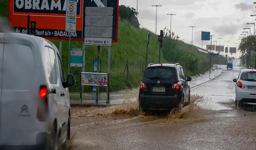 Las lluvias torrenciales en España inundan ahora Cataluña