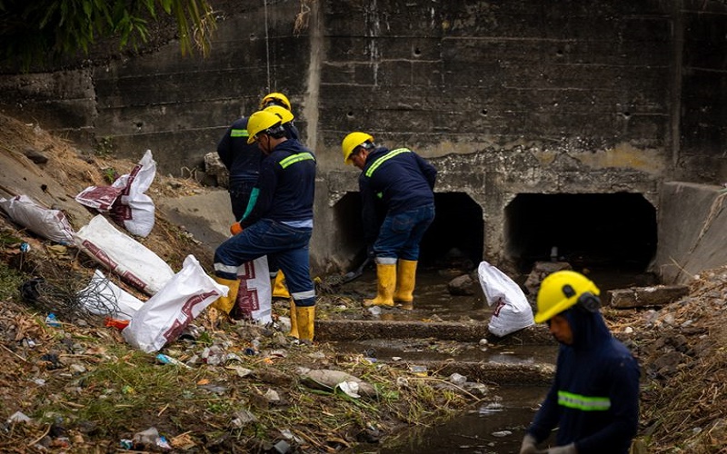 39 m3 de maleza se recogieron en el Canal de la Martha de Roldós