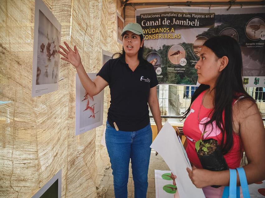 Residentes y visitantes de Puerto El Morro conocieron sobre la importancia de las aves migratorias