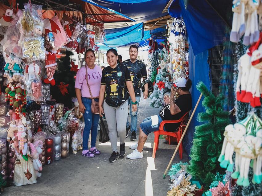 La Navidad llegó al Mercado de las Cuatro Manzanas