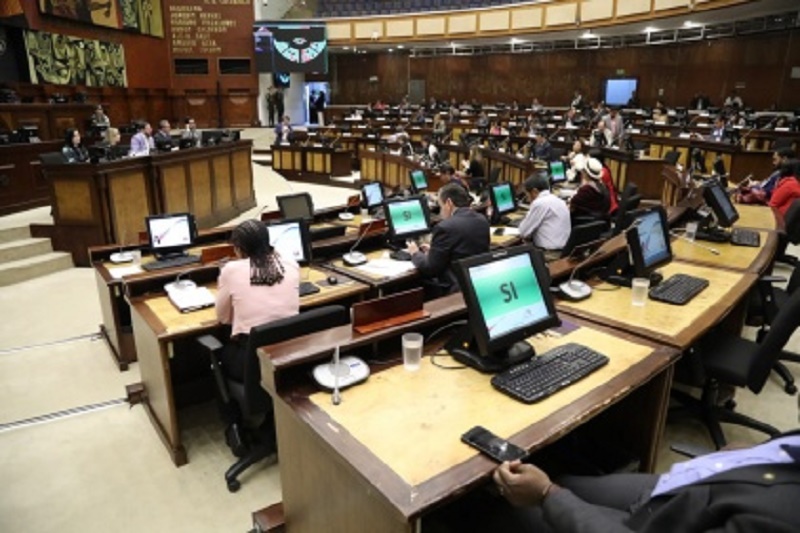 Pleno de la Asamblea exhorta al Presidente de la República declare en emergencia a la red vial de varias provincias amazónicas