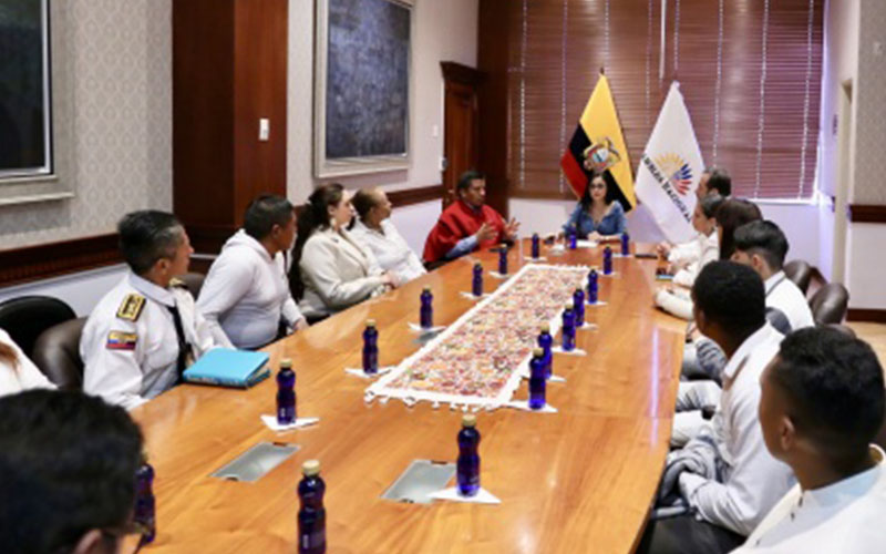 Presidenta Viviana Veloz mantuvo una reunión con representantes de organizaciones evangélicas del Ecuador