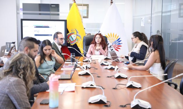 Inició el análisis del proyecto urgente sobre comercialización de vehículos con la posición de la UAFE y SRI