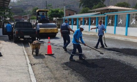 El FUT pide que el salario básico en Ecuador suba más de USD 100 en 2025