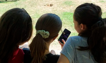 Brasil prohíbe los celulares en las escuelas y colegios