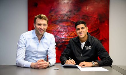 BUNDESLIGA | El Bayer 04 amplía el contrato del defensa ecuatoriano Piero Hincapié