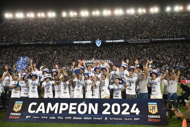 Vélez Sarsfield, dirigido por Gustavo Quinteros, campeón de la Liga de Argentina