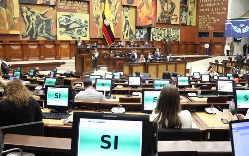 Asamblea no permitirá que los ecuatorianos paguen más impuestos, por ello respaldó a la Presidenta del Legislativo para presentar acción de inconstitucionalidad