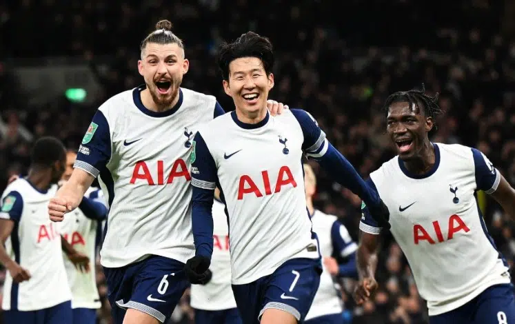 CON UN GOLAZO OLÍMPICO: El United, eliminado de la Copa de la Liga a manos del Tottenham