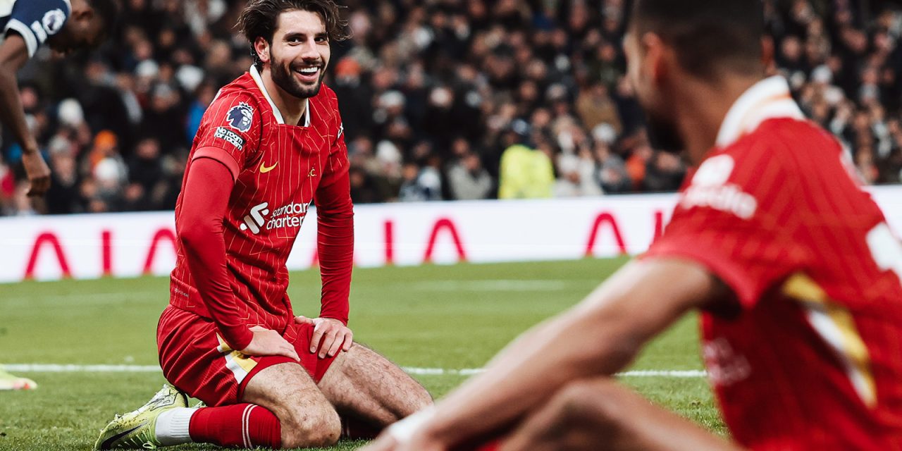 Liverpool goleó al Tottenham y se afianza en la cima de la Premier League