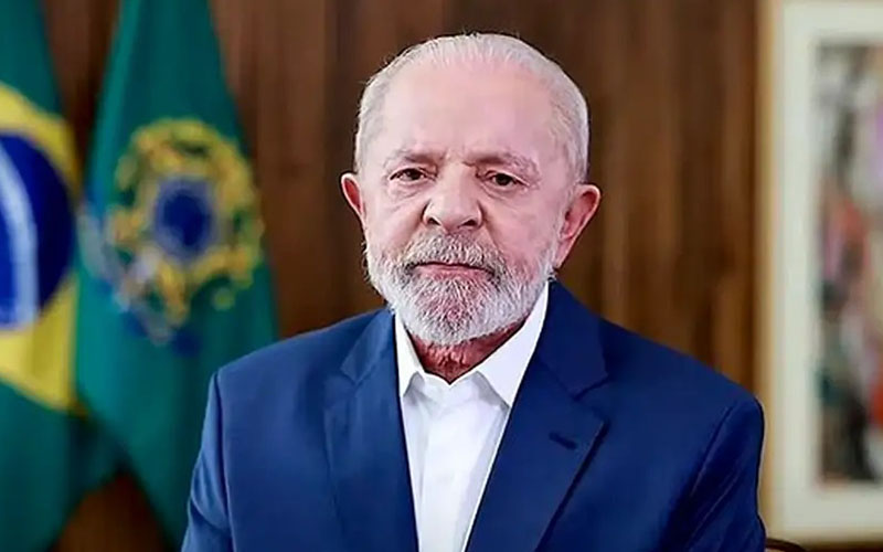 Operan a Lula para drenar una “hemorragia intracraneal”