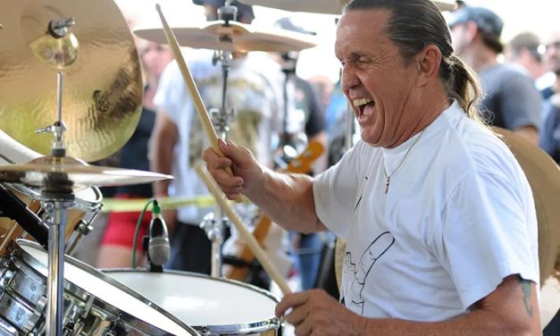 Nicko McBrain, baterista de Iron Maiden, anuncia su retiro de la banda