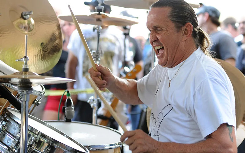 Nicko McBrain, baterista de Iron Maiden, anuncia su retiro de la banda