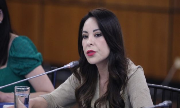 Sigue la polémica por el paradero de Diana Salazar: “No nos interesa su ubicación”, asegura legisladora del correísmo