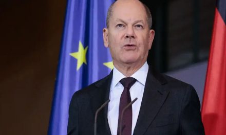 Scholz presenta moción que allana elecciones anticipadas