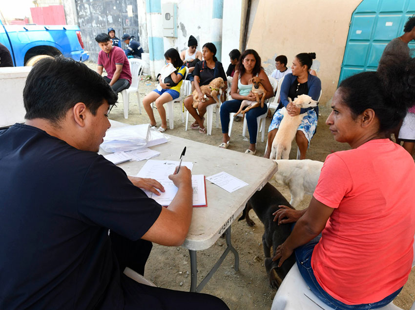 Alcaldía de Guayaquil llegó con servicios a Nueva Prosperina