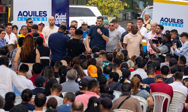 Alcalde Aquiles Alvarez dialogó con comerciantes del mercado mayorista e inauguró una UPC