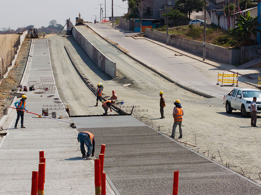 Av. Teodoro Alvarado Oleas está avanzada en un 75% y será entregada a finales de enero de 2025