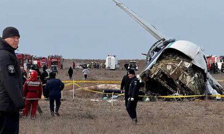 Avión se estrelló en Azerbaiyán por interferencias externas