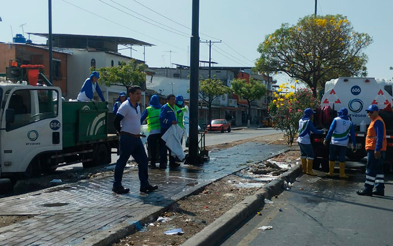 Ocho toneladas de basura se recogen a diario a lo largo de la Av. Abdón Calderón