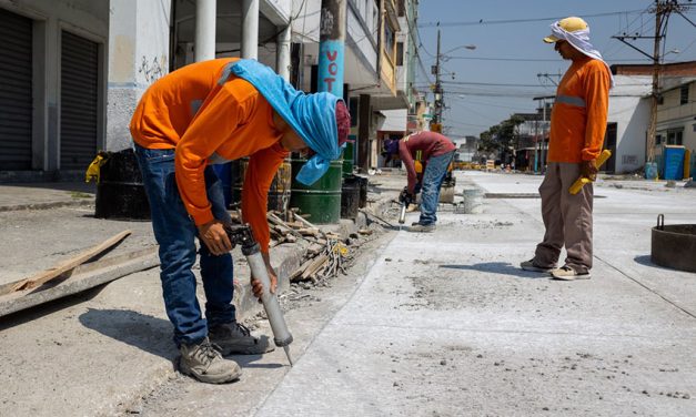 Se renueva la carpeta asfáltica en la calle Noguchi, desde Portete hasta Febres Cordero