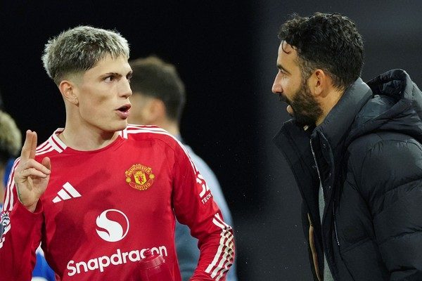 PREMIER LEAGUE | La advertencia del DT del Manchester United sobre el futuro de Alejandro Garnacho