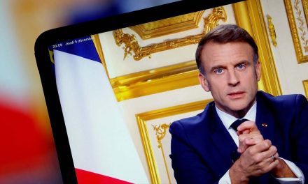 Macron nombrará un primer ministro “en los próximos días” cuya “principal tarea” sea los Presupuestos