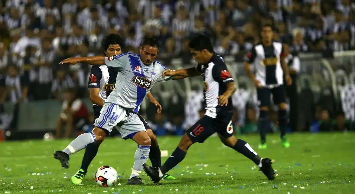 Emelec invitado a la presentación de un histórico equipo peruano