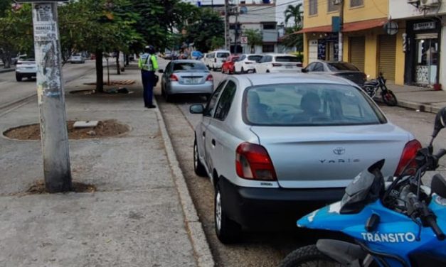 ATM realiza operativos de control vehicular en Sauces 9 como parte del programa Barrio de Todos