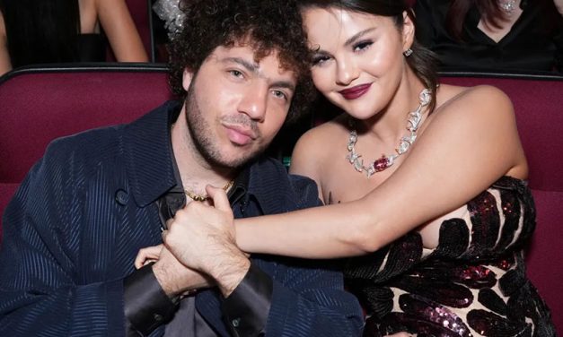 Selena Gómez anuncia su compromiso con Benny Blanco y presume su anillo