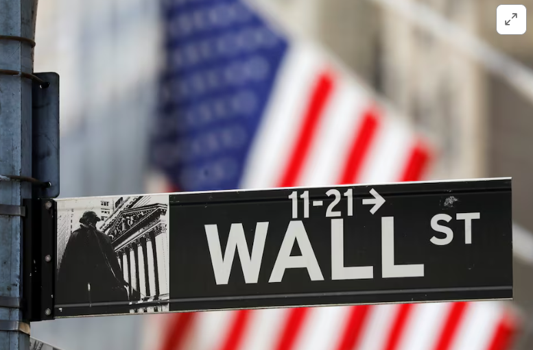 Wall Street cae a medida que se acerca el final de una semana acortada por las vacaciones