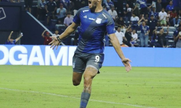 Facundo Castelli se encuentra bien y ya se contactó con Emelec tras el accidente en La Pampa