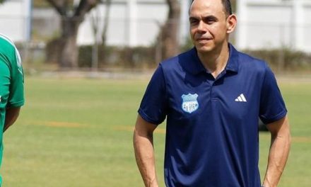 Óscar Cortez renunció a su cargo de director deportivo en Emelec