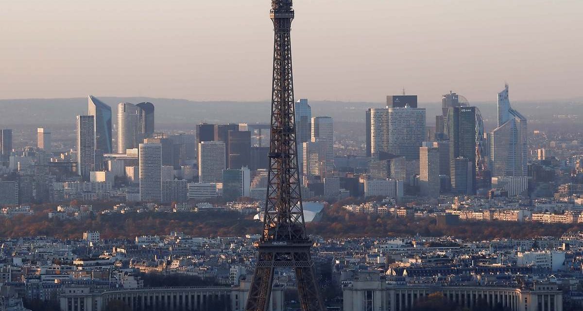 Francia se sume en la incertidumbre política y económica: El PIB cae un 0,1% en el último trimestre